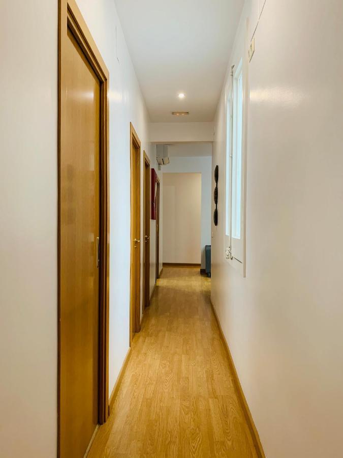 Super Balmes Guest House Barcelona Exteriér fotografie