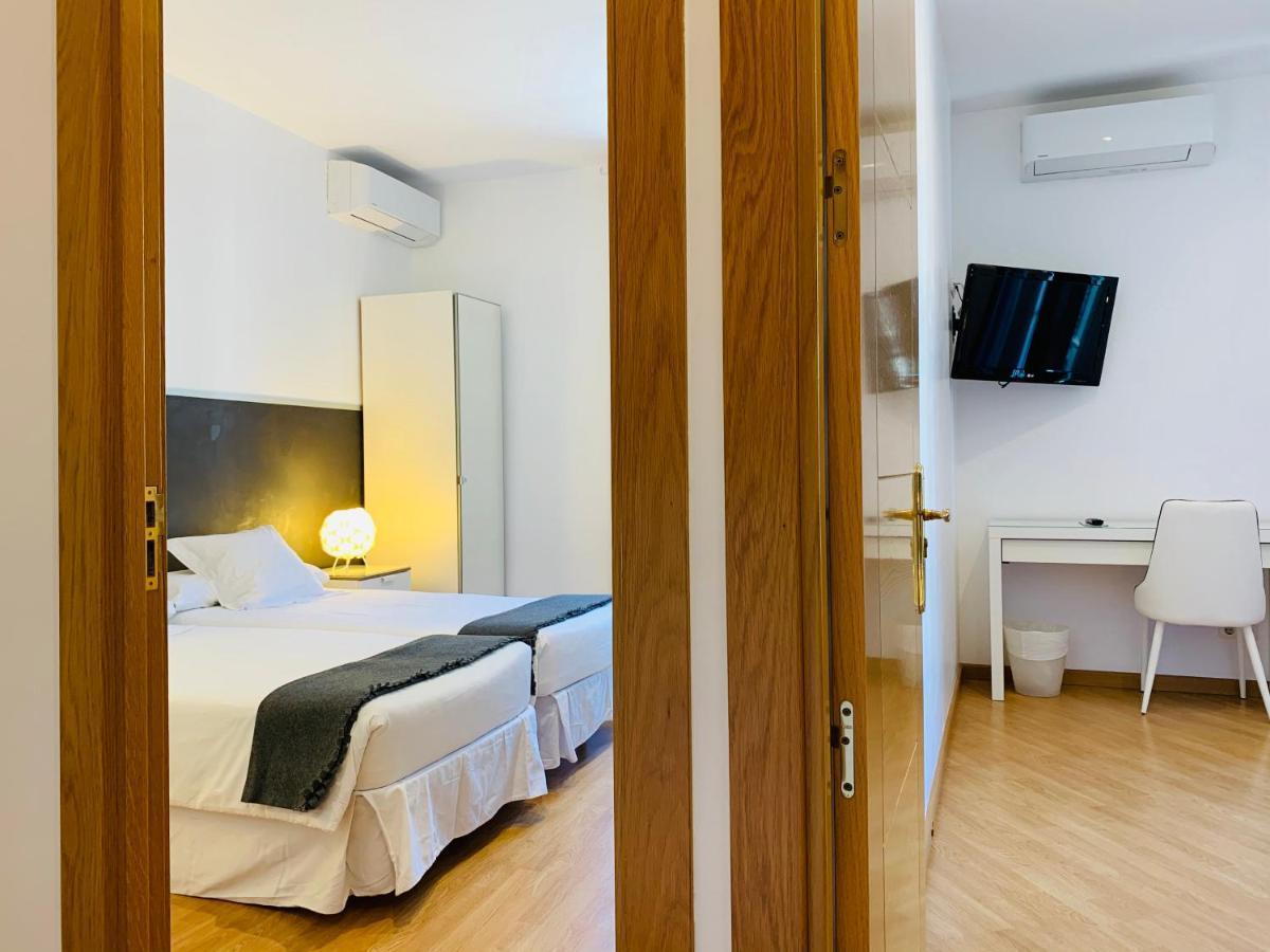 Super Balmes Guest House Barcelona Exteriér fotografie