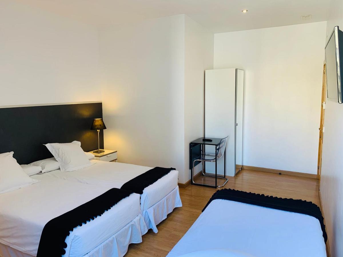 Super Balmes Guest House Barcelona Exteriér fotografie