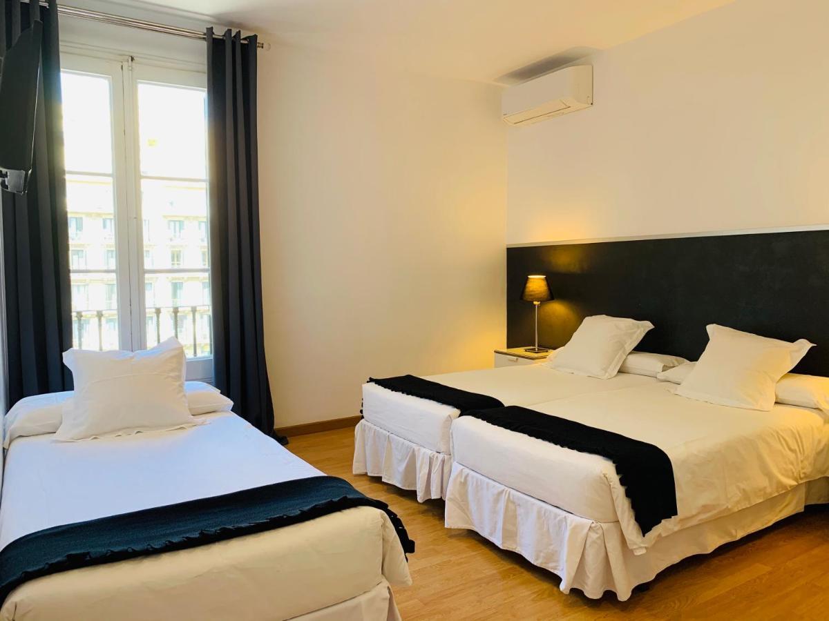 Super Balmes Guest House Barcelona Exteriér fotografie